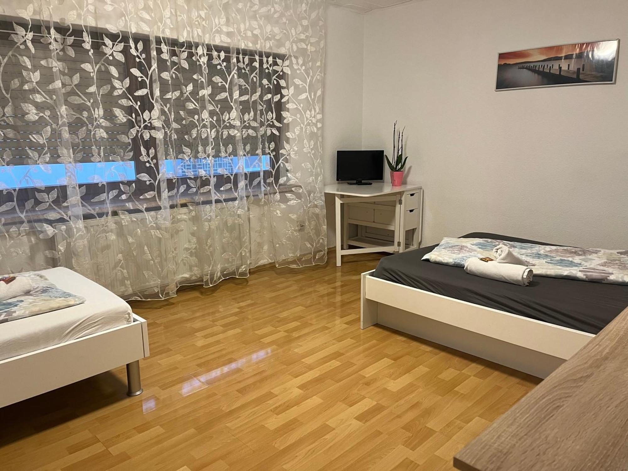 Ferienwohnung Шветцинген Экстерьер фото