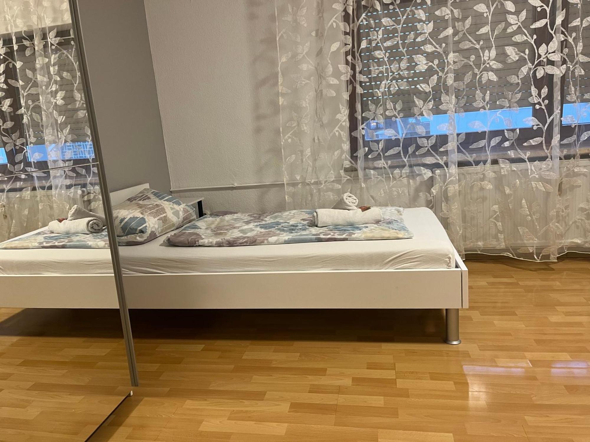 Ferienwohnung Шветцинген Экстерьер фото